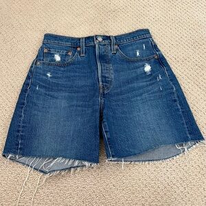 Levis 501 mid thigh shorts